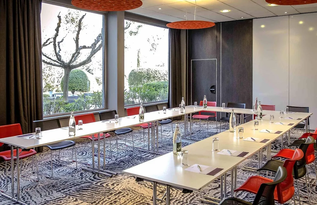 Mercure Cavaillon-1